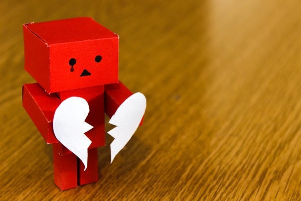 Robot, split heart, let go of someone you love